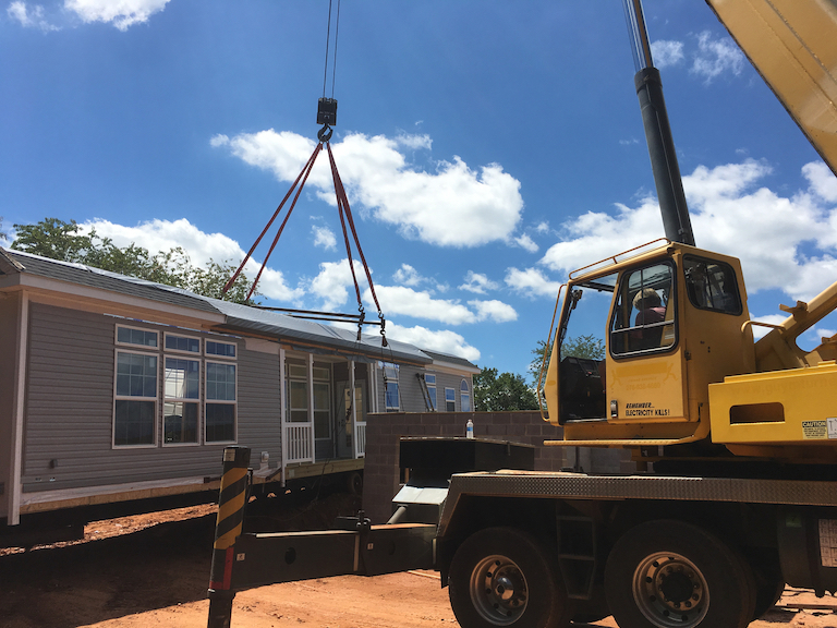 Crane ready for modular home pick in North Carolina
